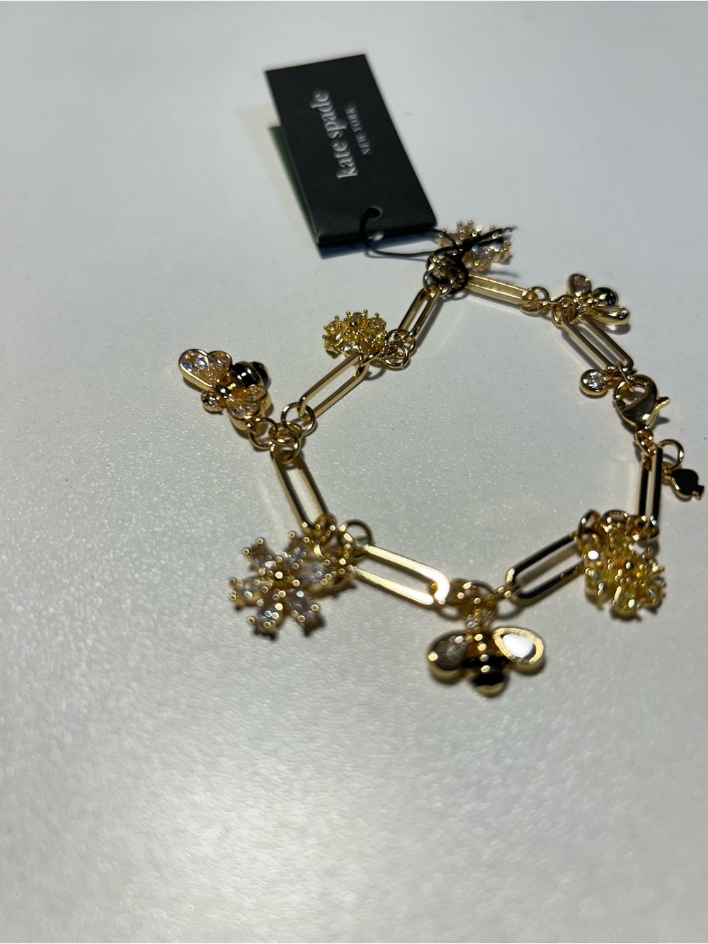 NWT Kate Spade All Abuzz Charm Bracelet Gold Flowers Bee - Picture 2 of 6